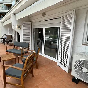 Precioso Moderno En Primera Linea Del Mar Roses